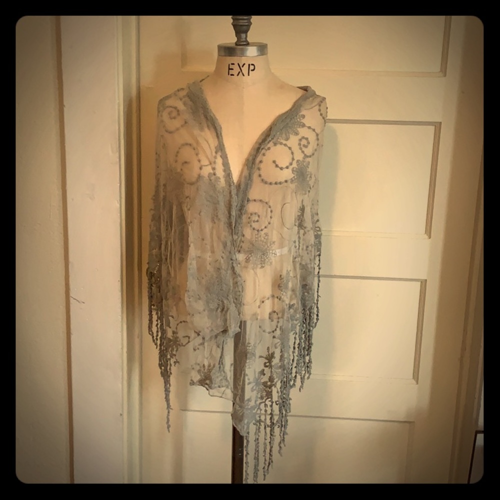 Lace scarf with fringe